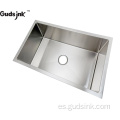 Fregadero de cocina de acero inoxidable hecho a mano con torrente